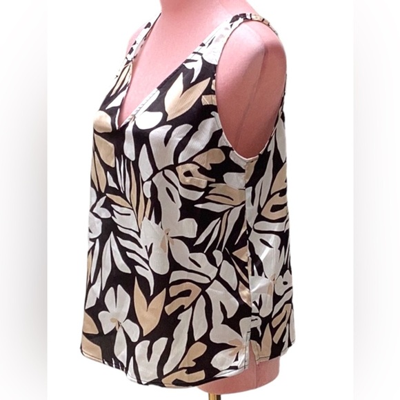 OLD NAVY WOMENS TOPS MEDIUM - Picture 7 of 13